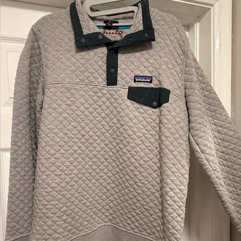Patagonia Light Gray Quilted Snap Pullover